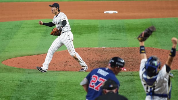 Shohei Ohtani strikes out Mike Trout to end the 2023 World Baseball Classic